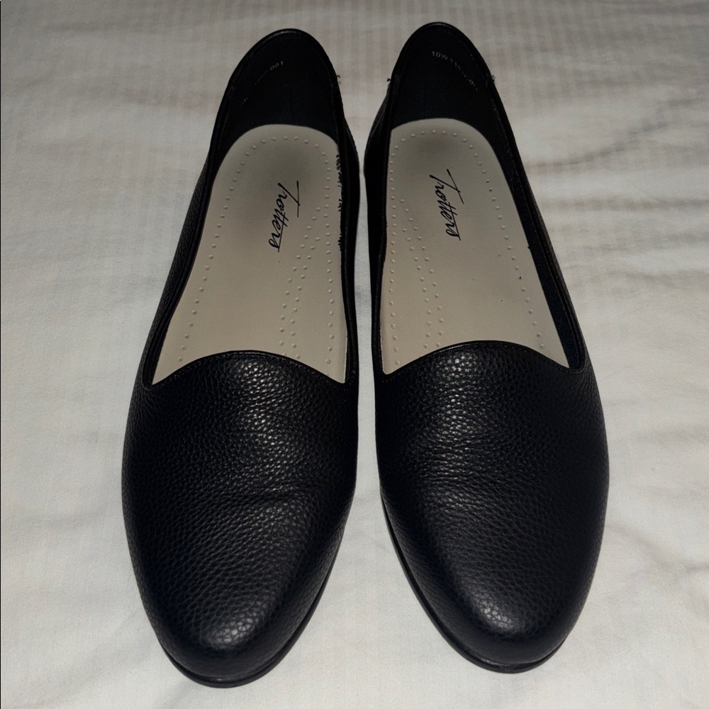 Trotters Black Leather Loafers - Picture 15 of 15